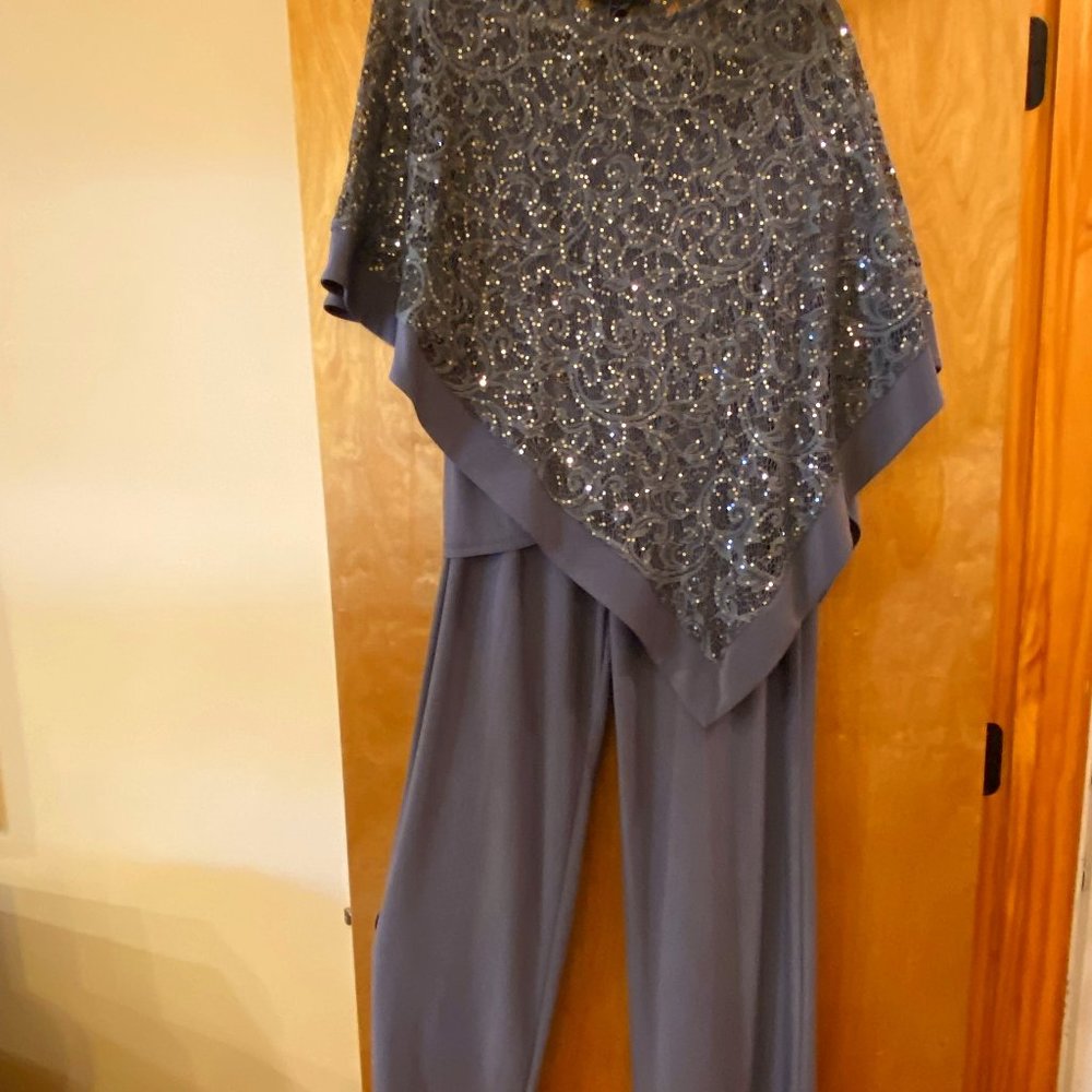 R & M RICHARDS ELEGANT PANTSUIT